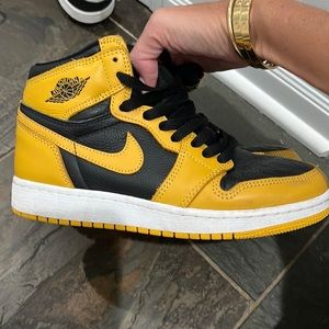 Jordan retro kids size 5.5 kids youth mustard yellow